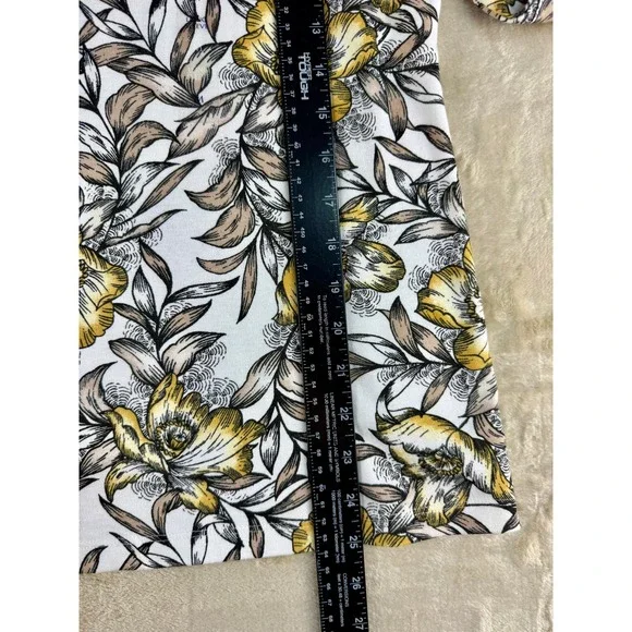 Karen Scott Womens Yellow Floral Henley Long Sleeve Top Size M Gold Buttons NEW - Picture 6 of 12